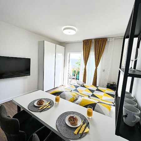 San-Studio Apartment Dugi Rat Eksteriør billede