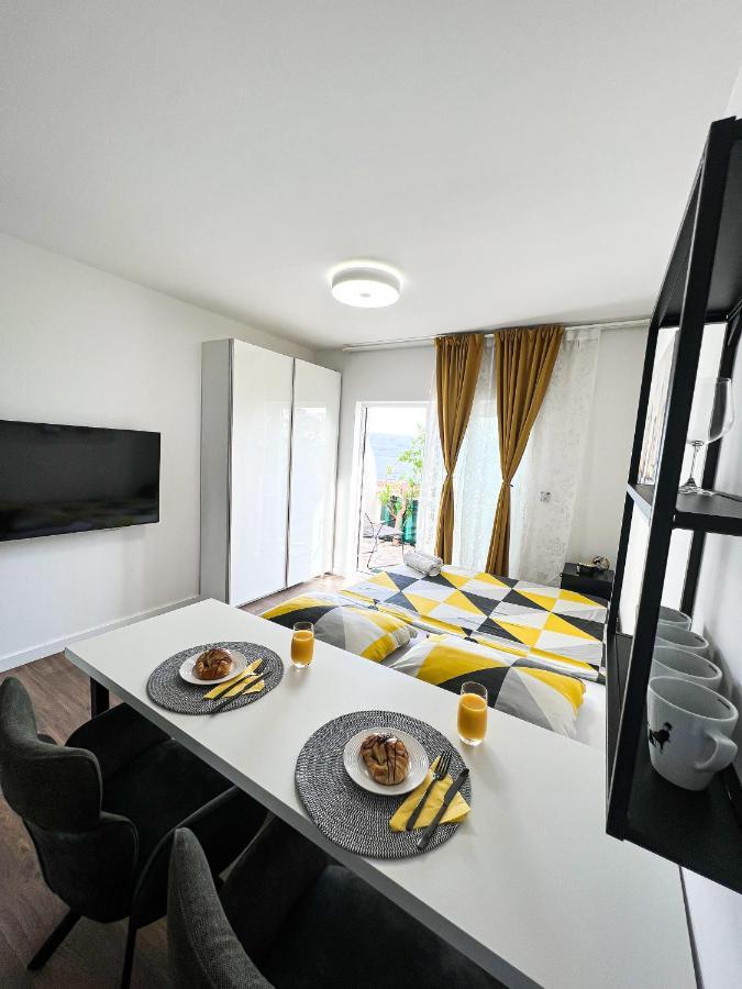 San-Studio Apartment Dugi Rat Eksteriør billede