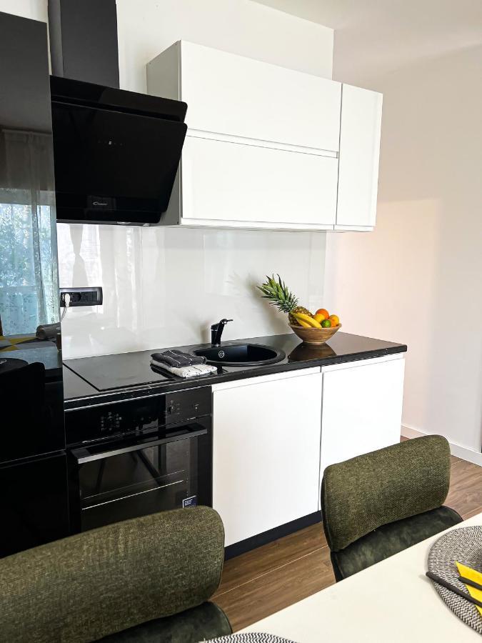 San-Studio Apartment Dugi Rat Eksteriør billede